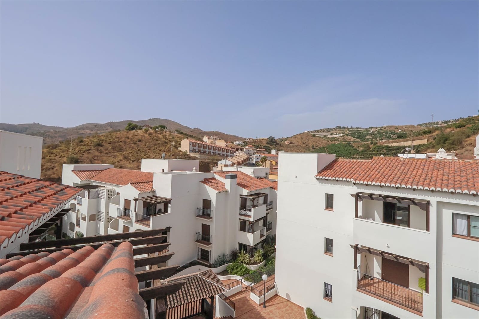 1 slaapkamer Appartement te koop in Salobrena met zwembad garage - € 120.000 (Ref: 9231766)