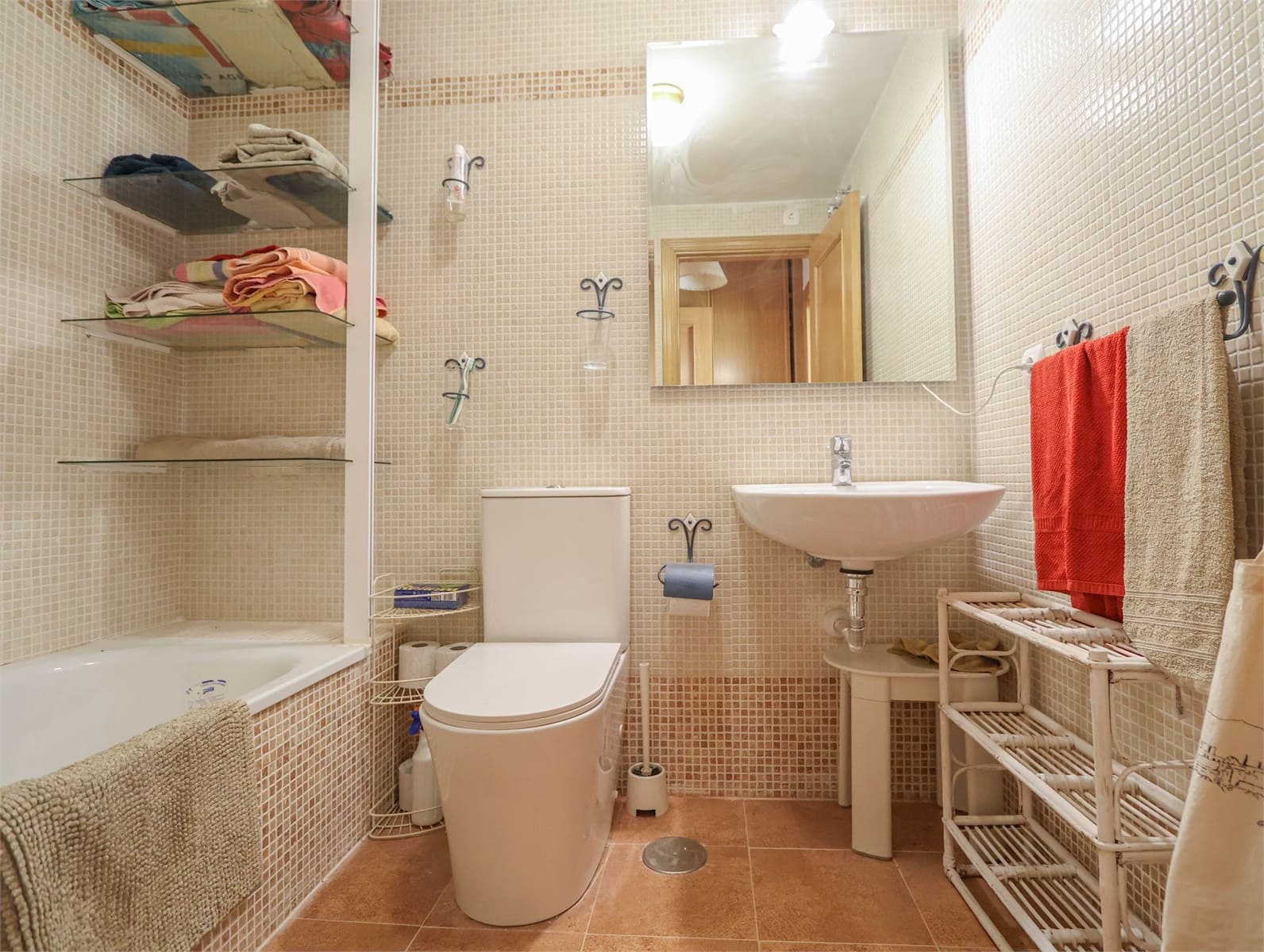 1 slaapkamer Appartement te koop in Salobrena met zwembad garage - € 120.000 (Ref: 9231766)