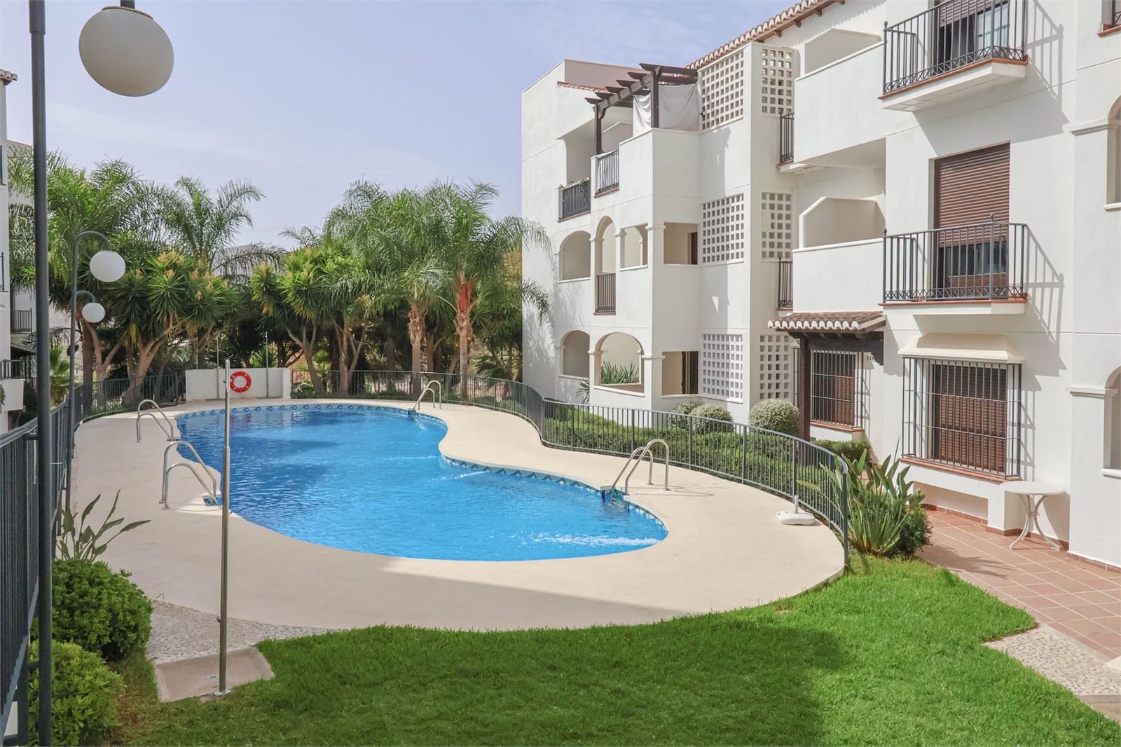 1 slaapkamer Appartement te koop in Salobrena met zwembad garage - € 120.000 (Ref: 9231766)