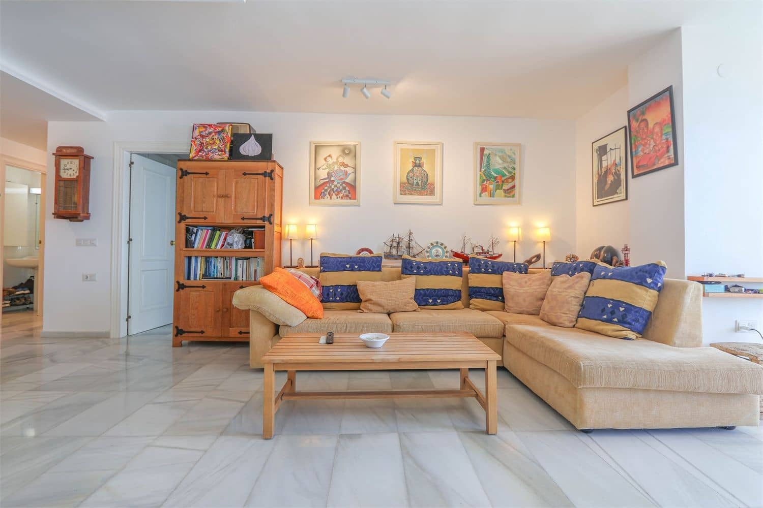 Ranta-asunto myytävänä paikassa Cotobro - 675 000 € (Ref: 9231767)
