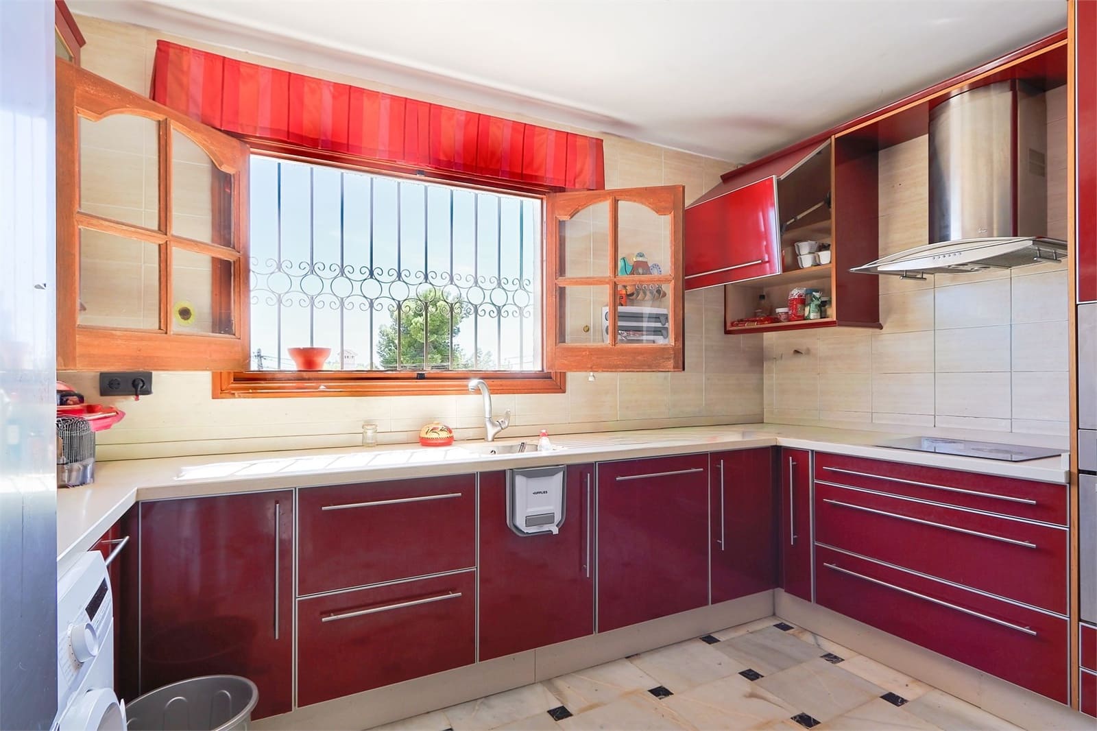 4 chambre Villa/Maison à vendre à Nerja avec piscine garage - 650 000 € (Ref: 9255451)