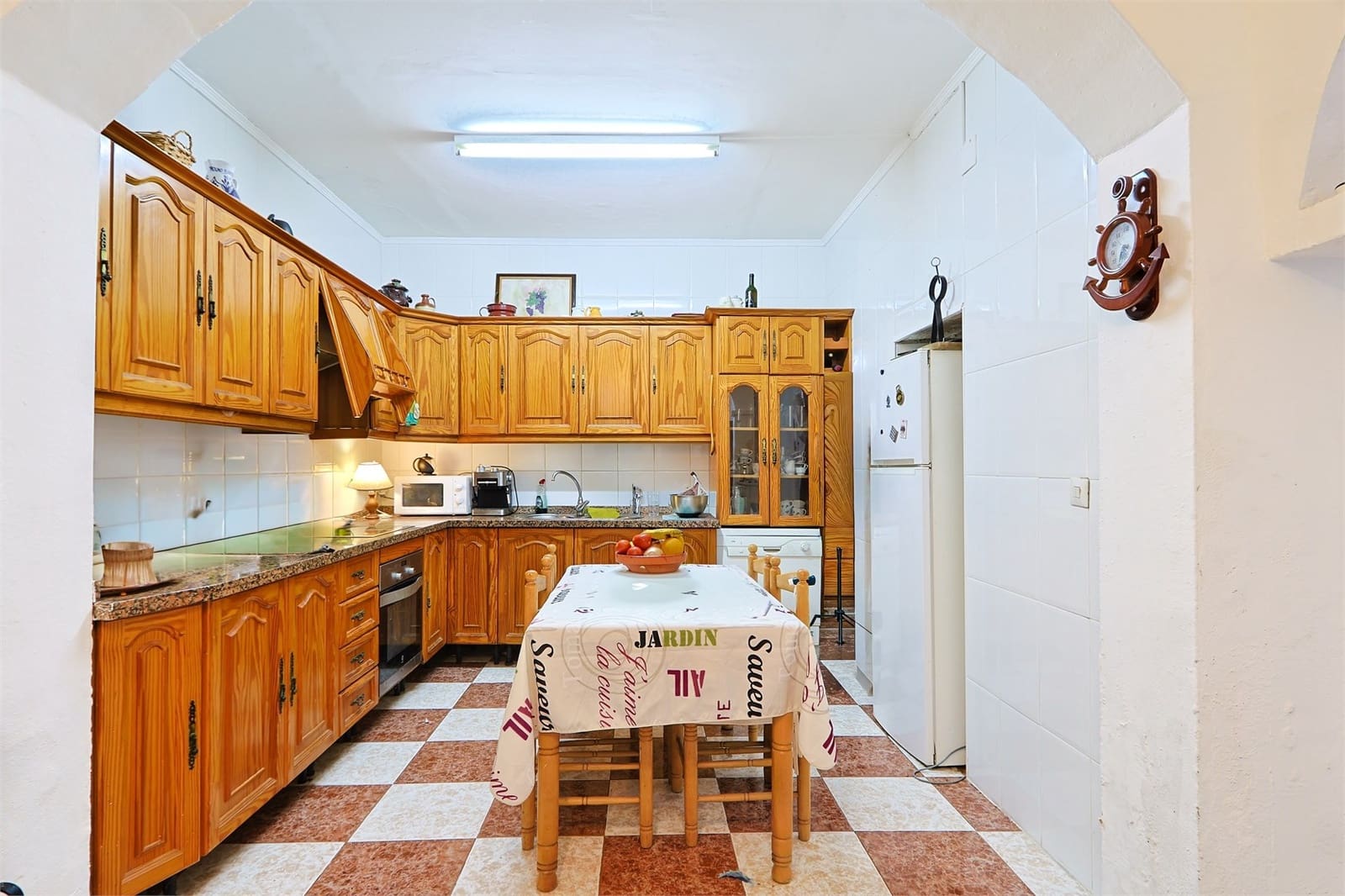 7 soverom Hus til salgs i Maro - € 750 000 (Ref: 9311625)