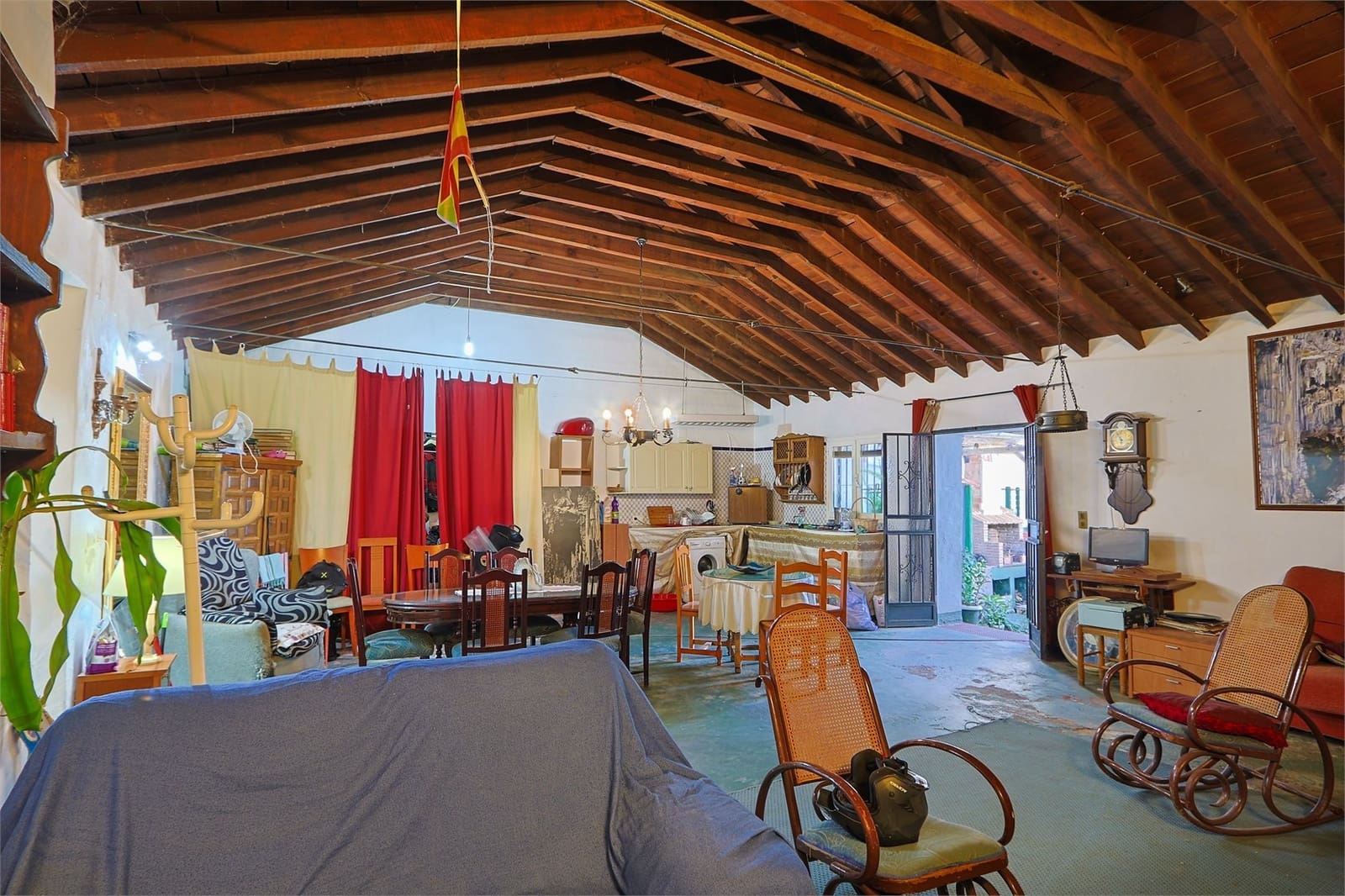 7 soverom Hus til salgs i Maro - € 750 000 (Ref: 9311625)