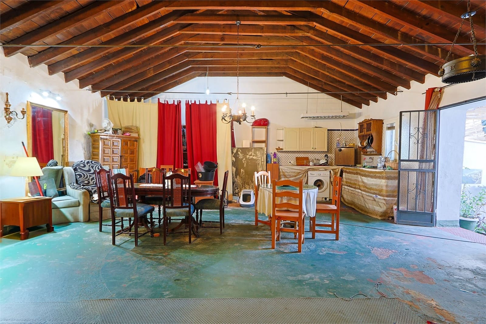 7 soverom Hus til salgs i Maro - € 750 000 (Ref: 9311625)