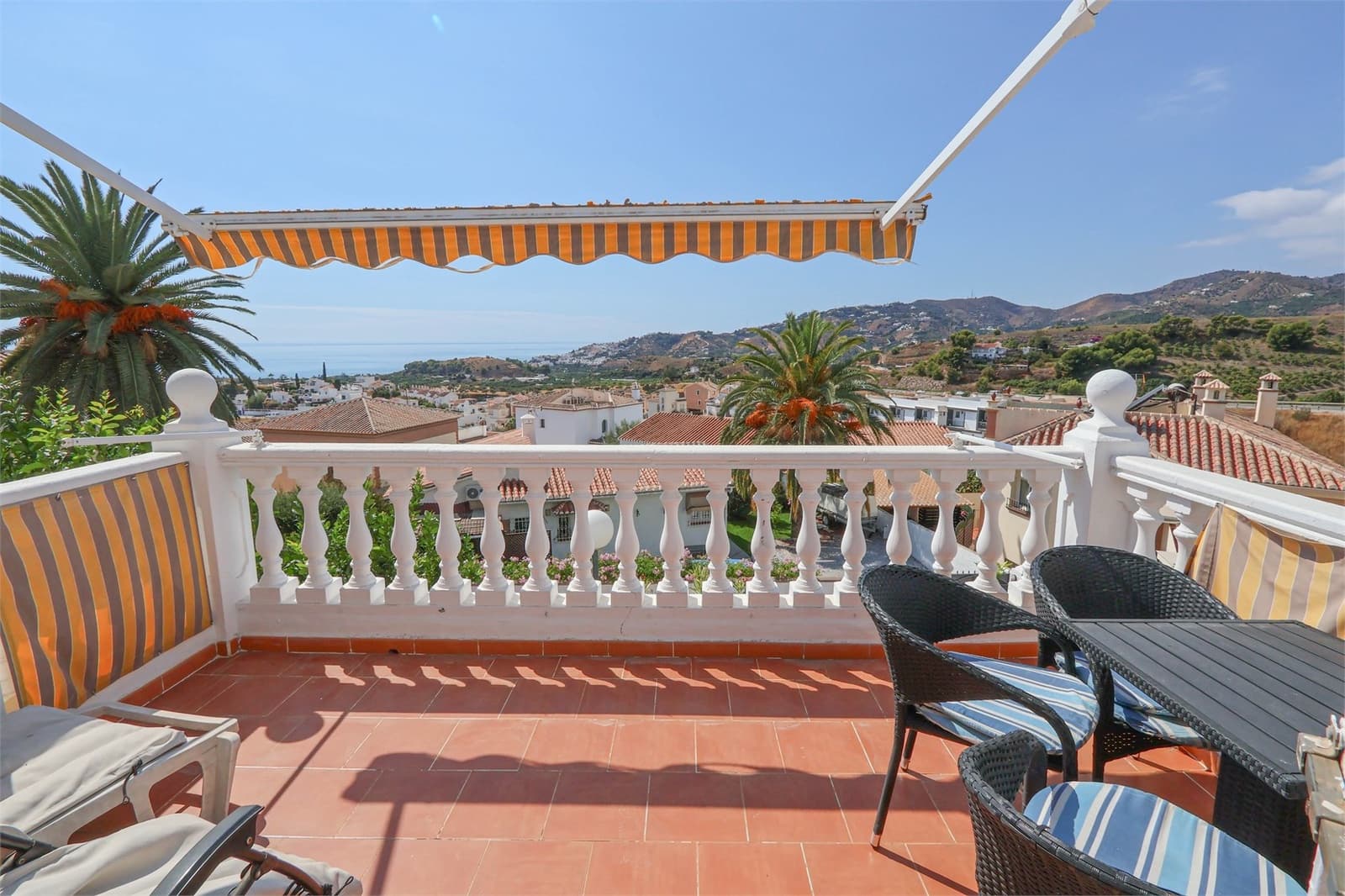 2 slaapkamer Huis te koop in Nerja met zwembad - € 309.900 (Ref: 9325383)