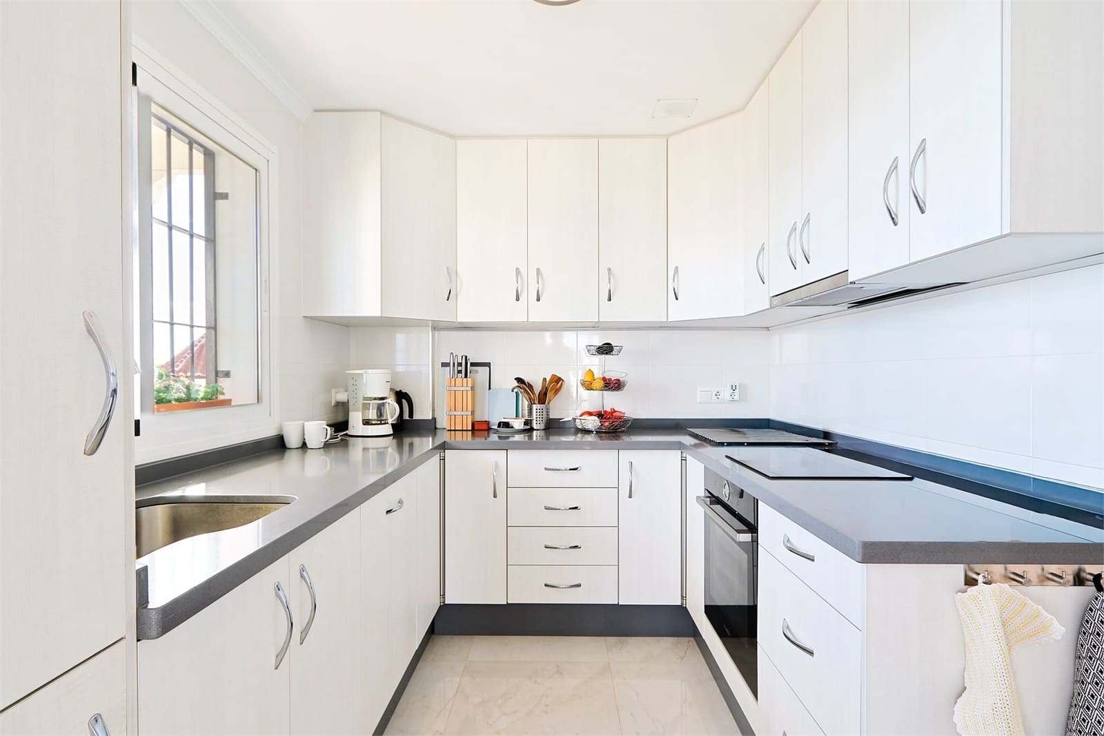 4 sovrum Villa till salu i Torrox med pool garage - 965 000 € (Ref: 9337089)