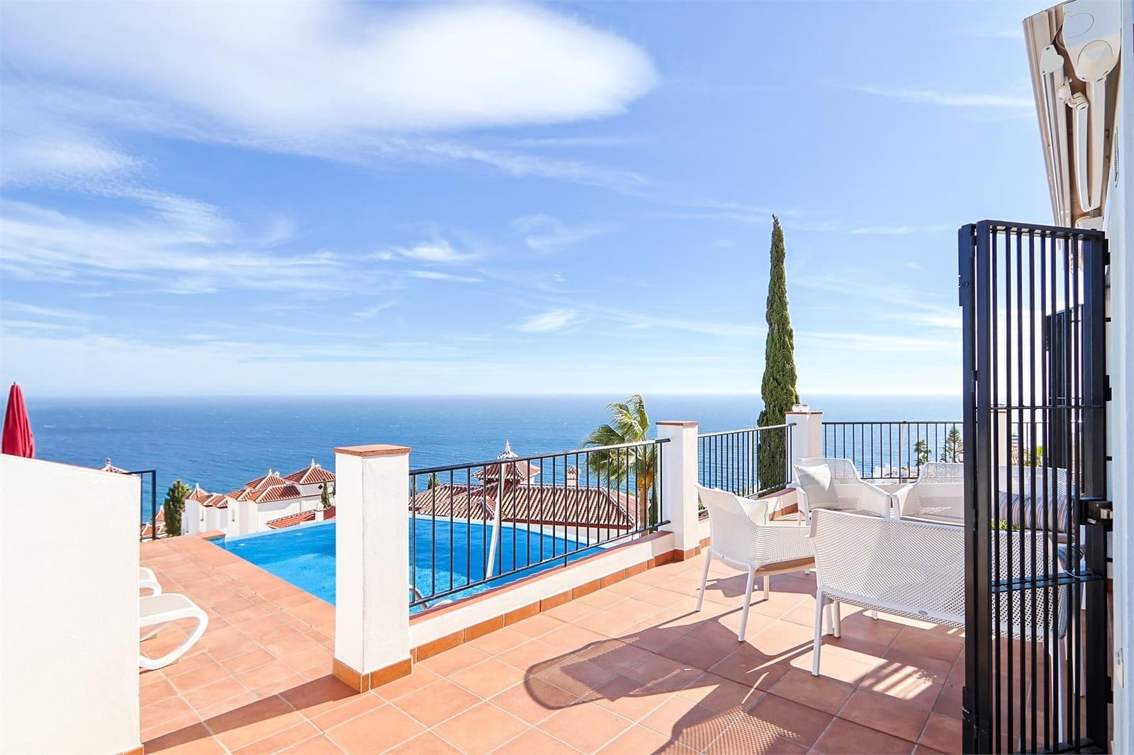 4 sovrum Villa till salu i Torrox med pool garage - 965 000 € (Ref: 9337089)