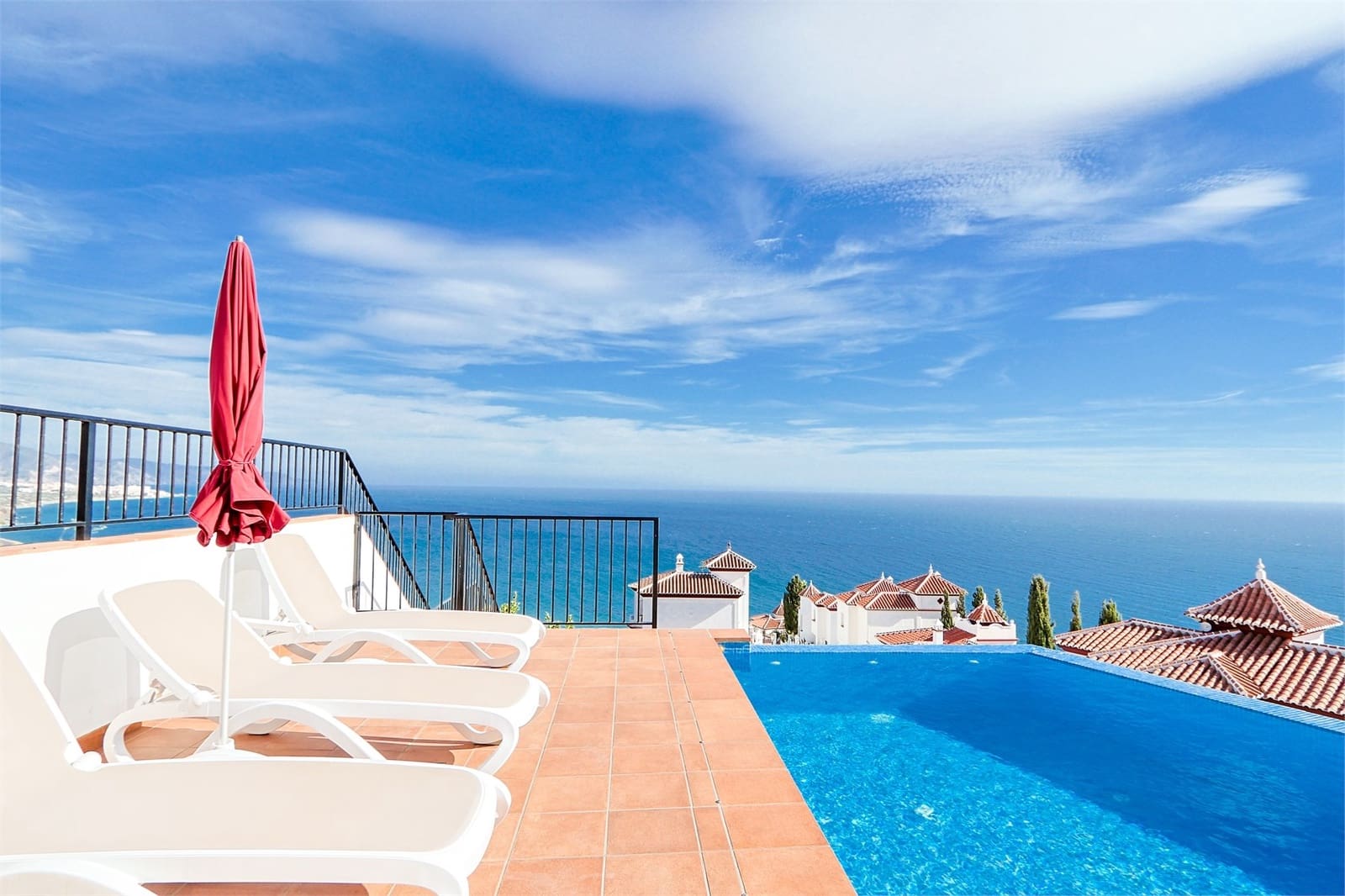 4 sovrum Villa till salu i Torrox med pool garage - 965 000 € (Ref: 9337089)