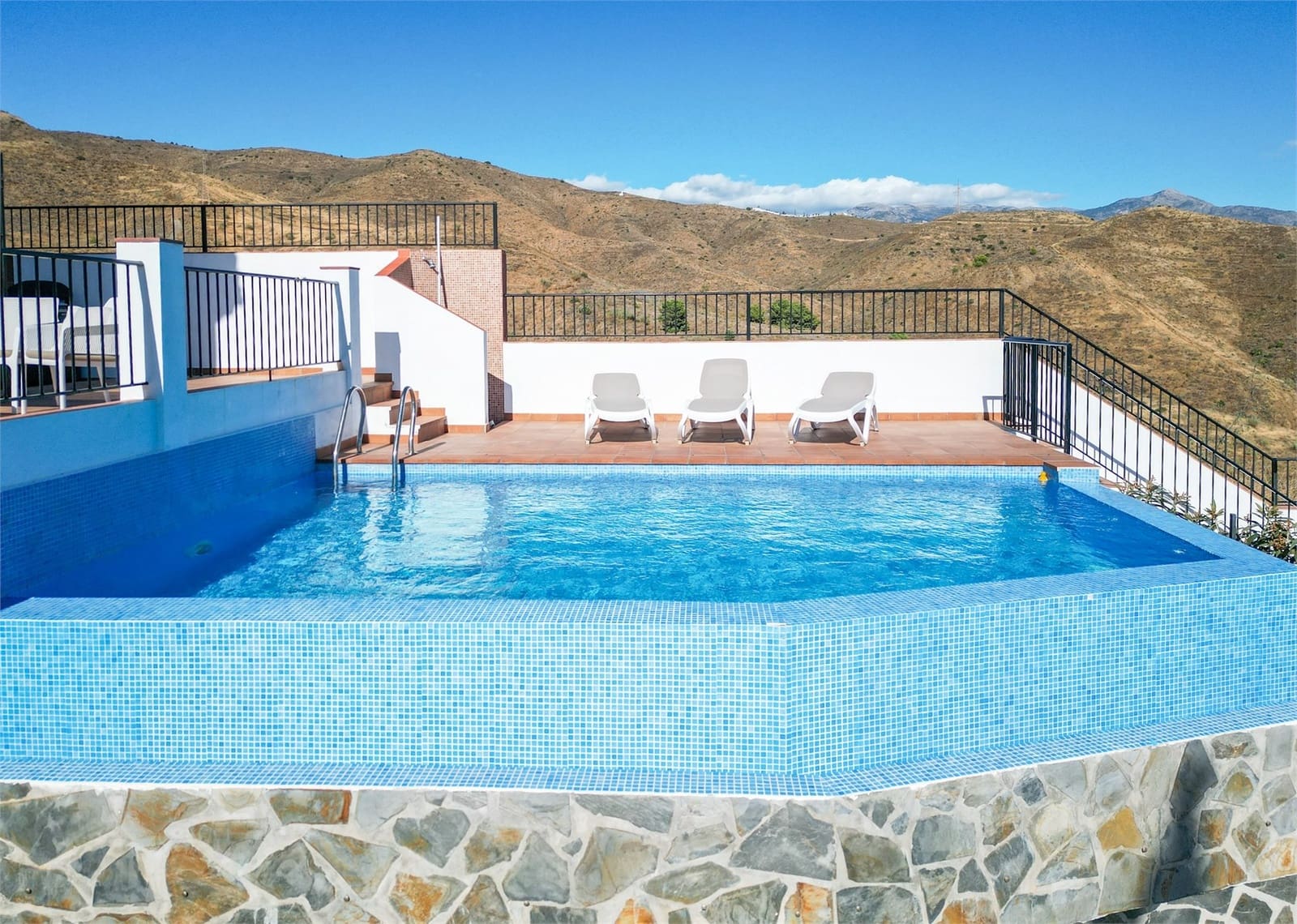 4 sovrum Villa till salu i Torrox med pool garage - 965 000 € (Ref: 9337089)