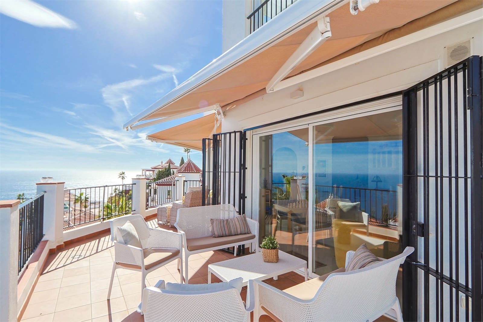 4 sovrum Villa till salu i Torrox med pool garage - 965 000 € (Ref: 9337089)