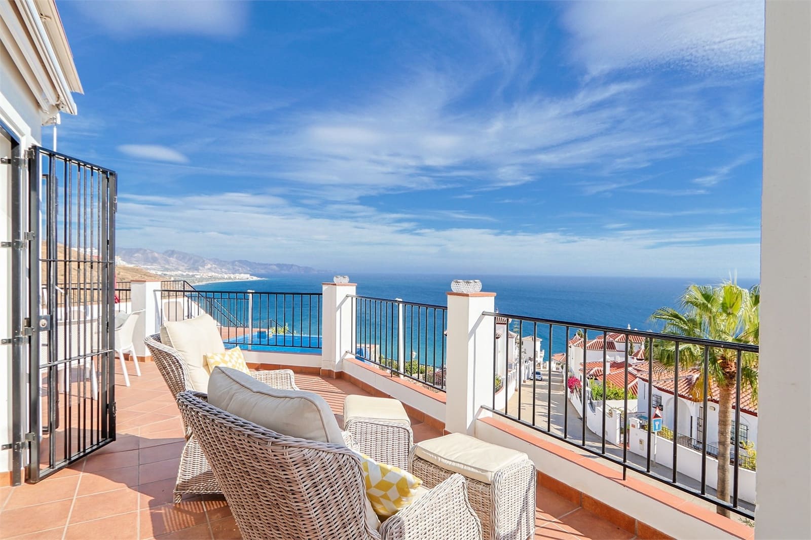 4 sovrum Villa till salu i Torrox med pool garage - 965 000 € (Ref: 9337089)