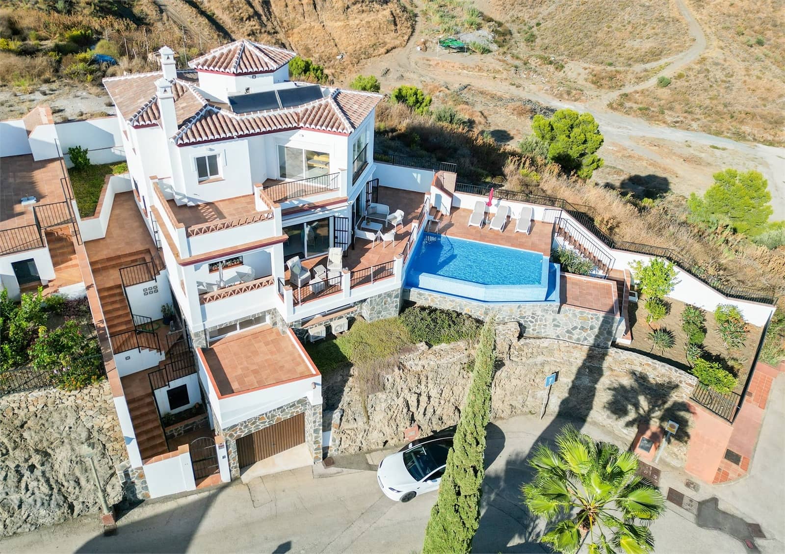 4 sovrum Villa till salu i Torrox med pool garage - 965 000 € (Ref: 9337089)