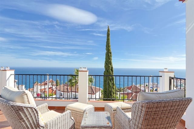 Villa for sale in El Peñoncillo, Torrox with pool garage - € 915,000 (Ref: 9337089)