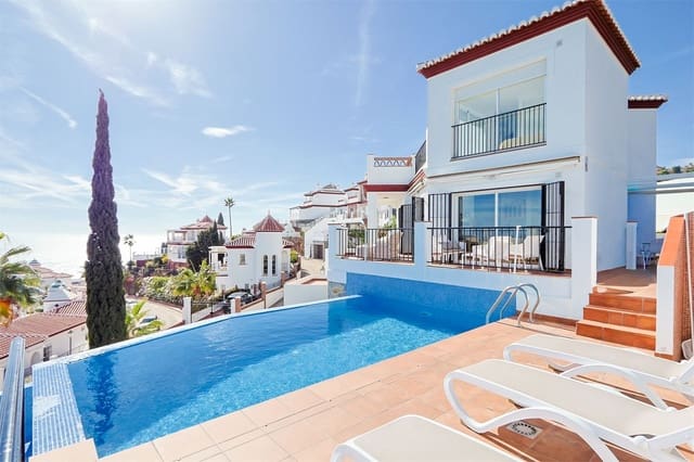 Villa for sale in El Peñoncillo, Torrox with pool garage - € 915,000 (Ref: 9337089)