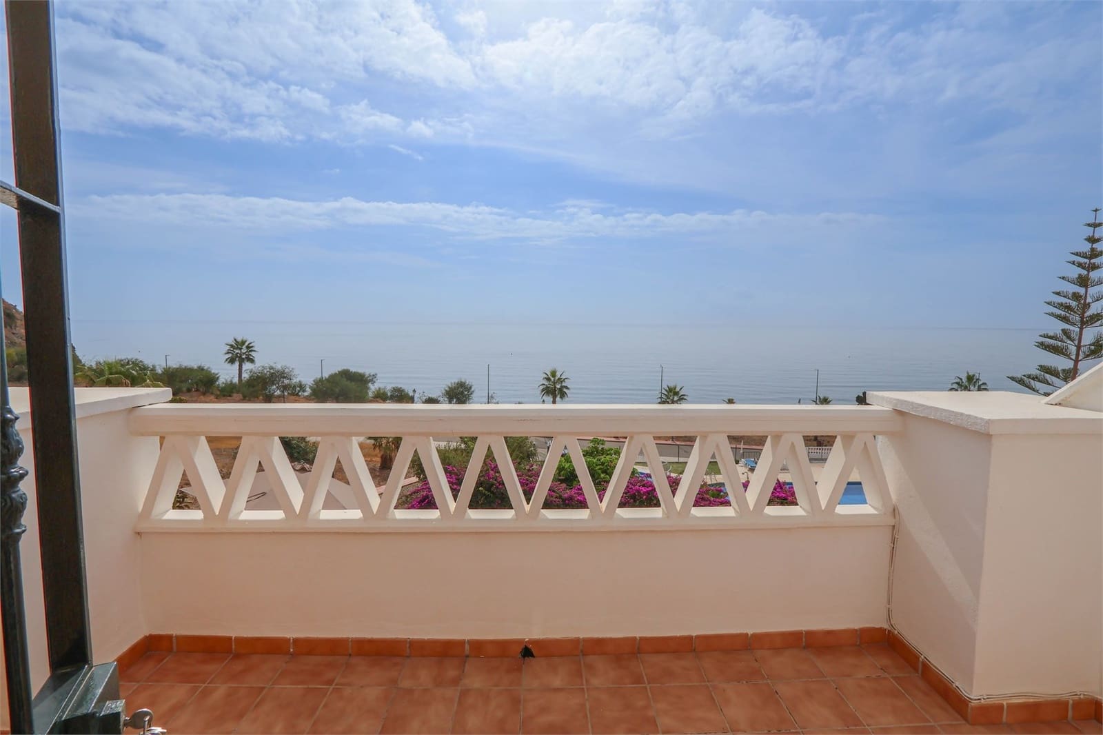 4 soveværelse Byhus til salg i Torrox med swimmingpool garage - € 495.000 (Ref: 9341625)