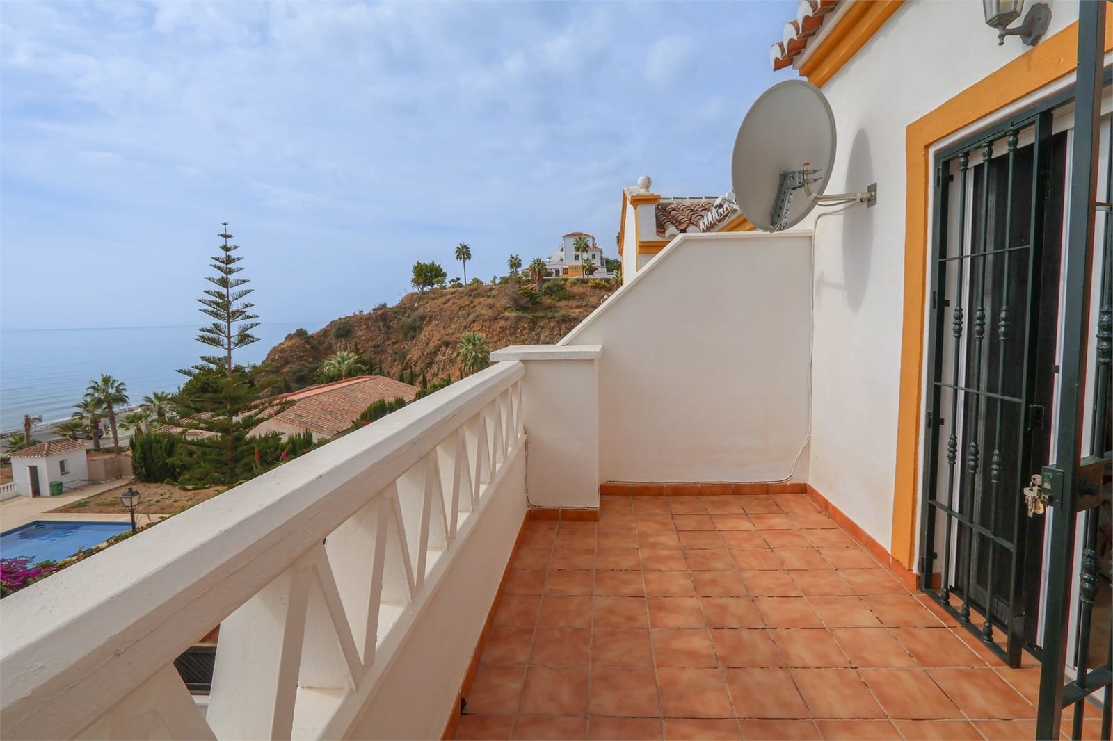 4 soveværelse Byhus til salg i Torrox med swimmingpool garage - € 495.000 (Ref: 9341625)