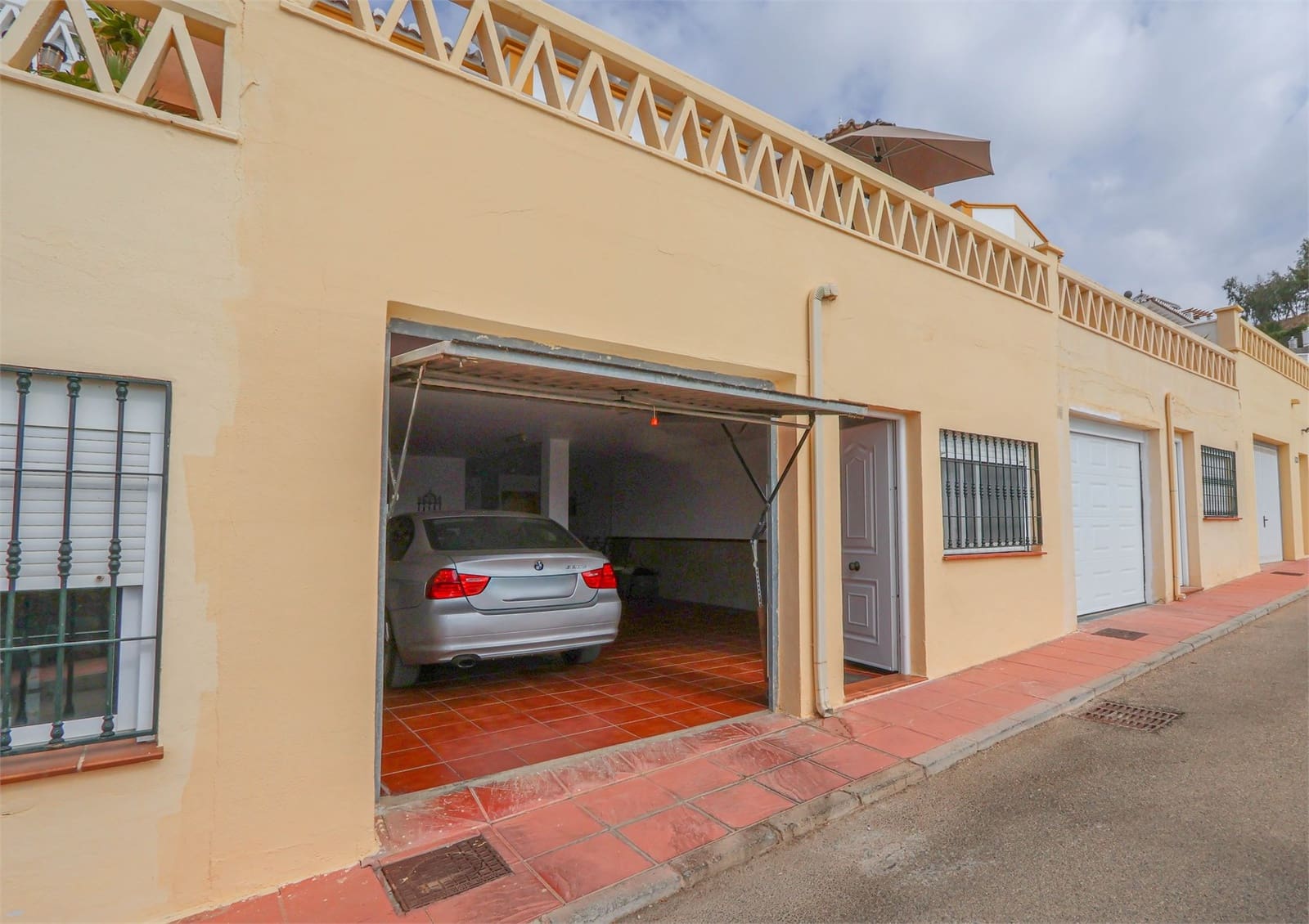 4 soveværelse Byhus til salg i Torrox med swimmingpool garage - € 495.000 (Ref: 9341625)