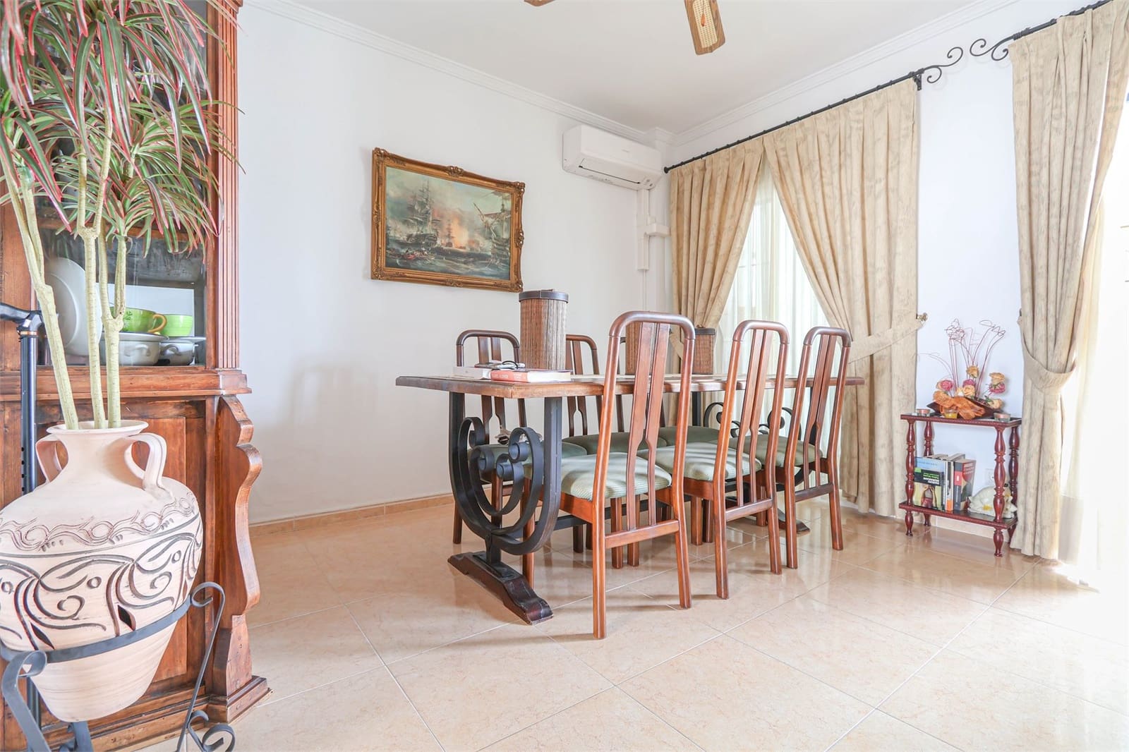 4 soveværelse Byhus til salg i Torrox med swimmingpool garage - € 495.000 (Ref: 9341625)