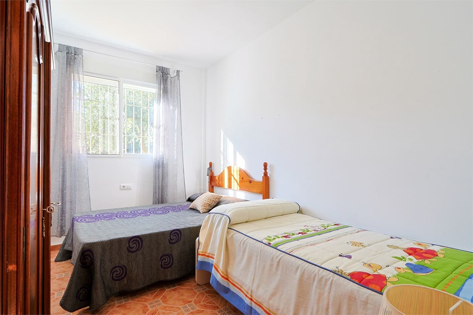 2 sypialnia Finka/Dom wiejski na sprzedaż w Otivar z basenem - 249 000 € (Ref: 9350143)