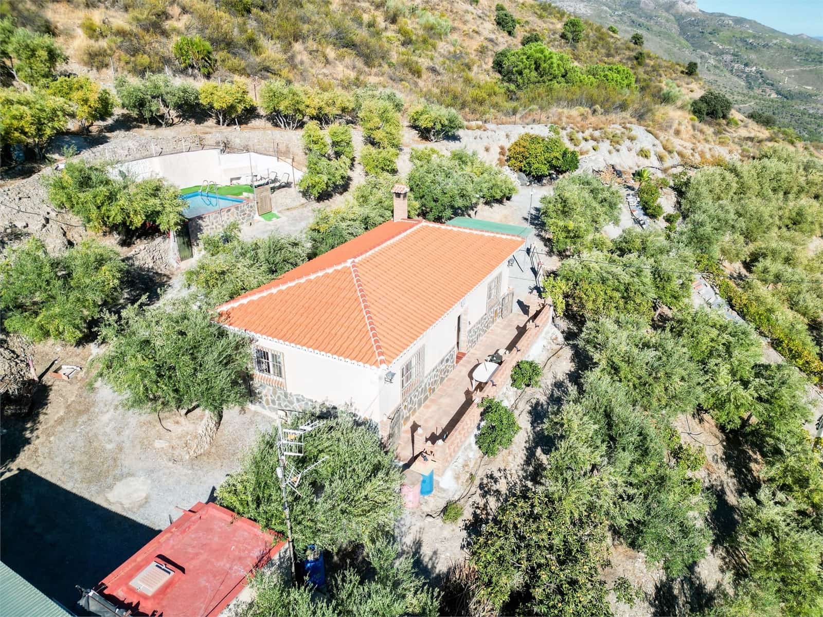 2 sypialnia Finka/Dom wiejski na sprzedaż w Otivar z basenem - 249 000 € (Ref: 9350143)