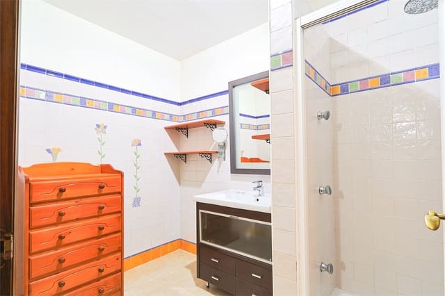 1 chambre Appartement à vendre à Nerja avec piscine garage - 185 000 € (Ref: 9378182)