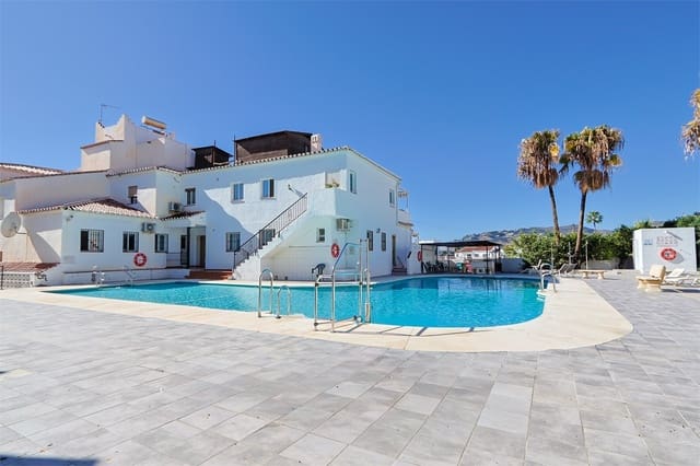 1 chambre Appartement à vendre à Nerja avec piscine garage - 185 000 € (Ref: 9378182)
