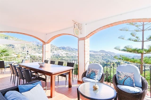 Villa/Maison à vendre à Frigiliana - 1 300 000 € (Ref: 9410177)
