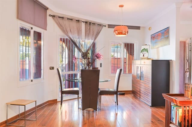 3 soverom Villa til salgs i Torrox med svømmebasseng garasje - € 475 000 (Ref: 9425838)