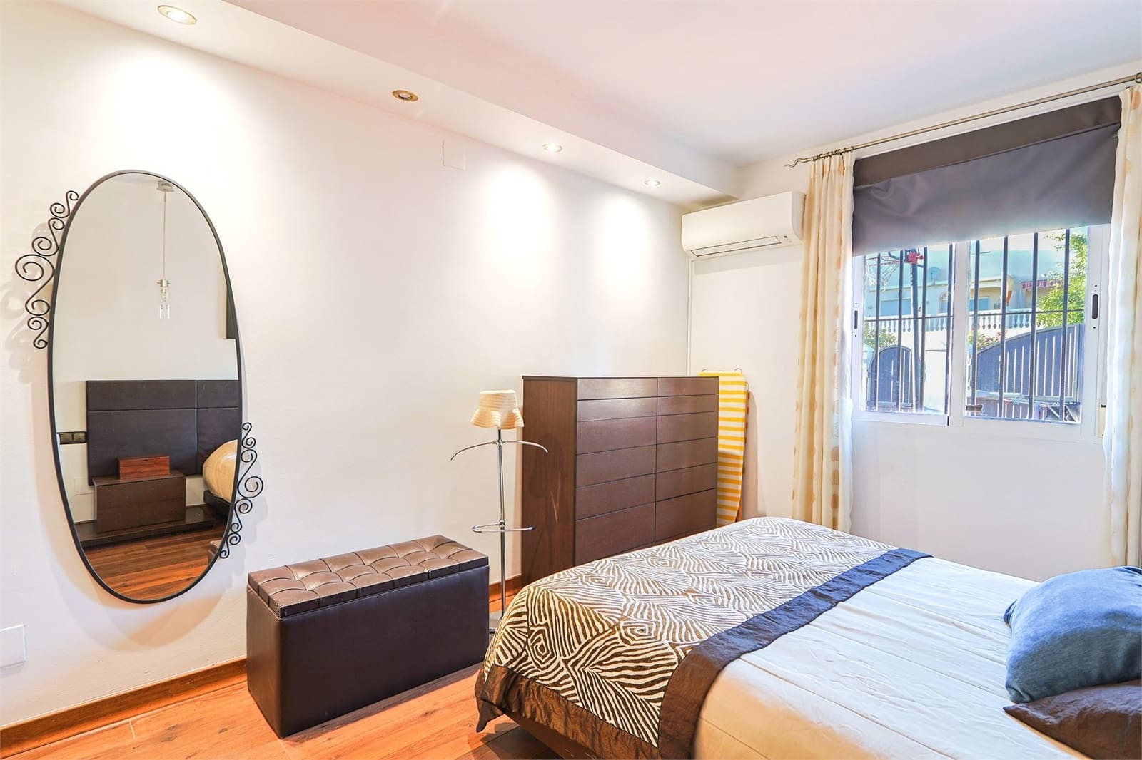 3 makuuhuone Huvila myytävänä paikassa Torrox mukana uima-altaan 
autotalli - 475 000 € (Ref: 9425838)