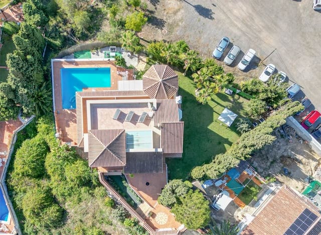 5 soveværelse Villa til salg i Nerja med swimmingpool garage - € 2.700.000 (Ref: 9432474)