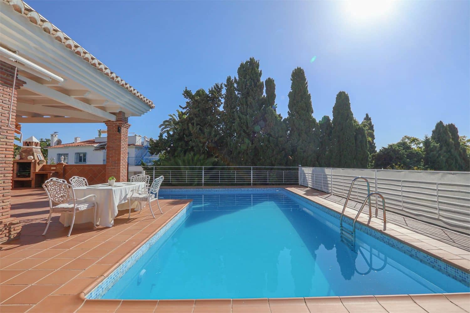 Huvila myytävänä paikassa Nerja - 2 700 000 € (Ref: 9432474)