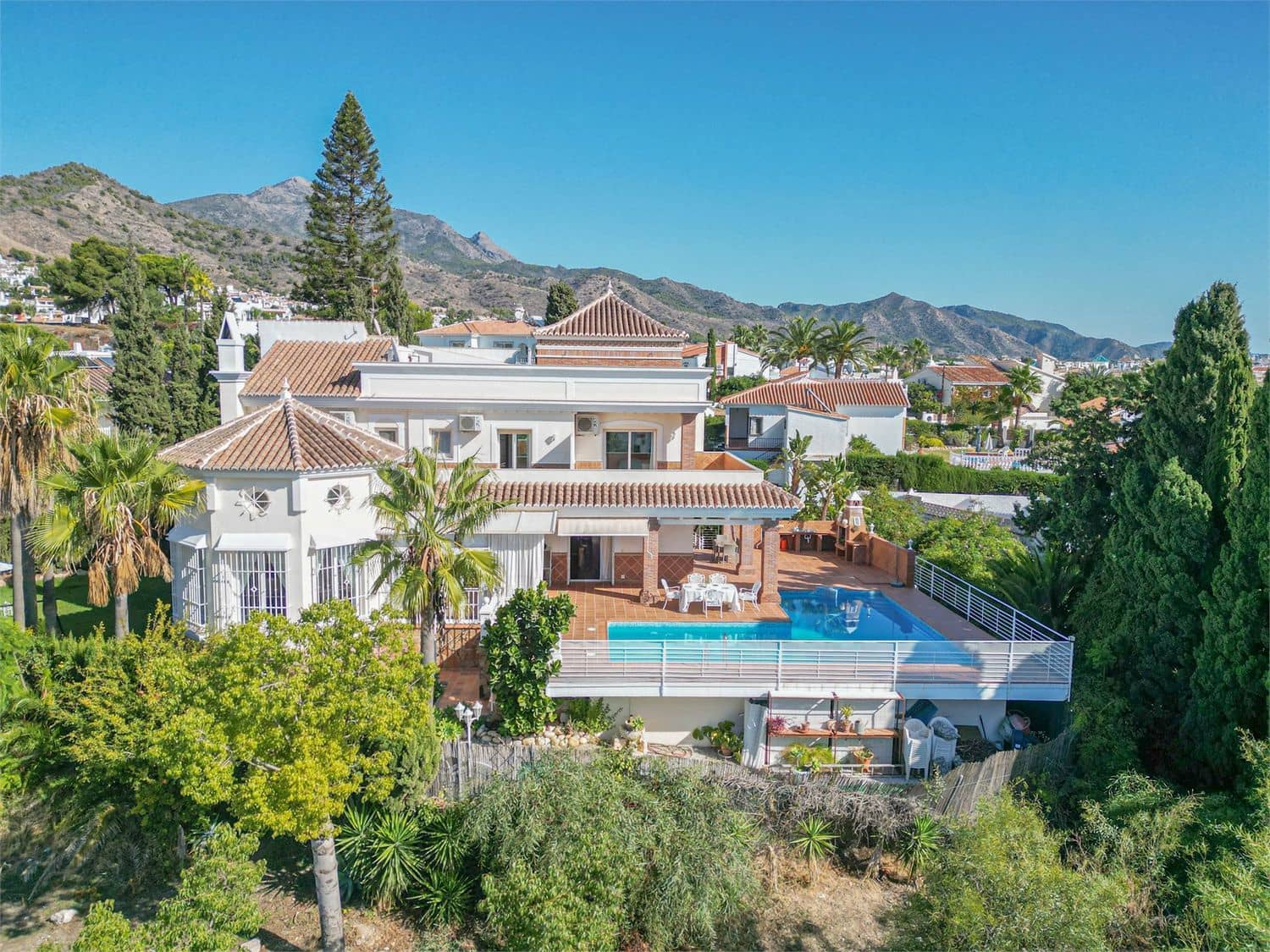 Huvila myytävänä paikassa Nerja - 2 700 000 € (Ref: 9432474)