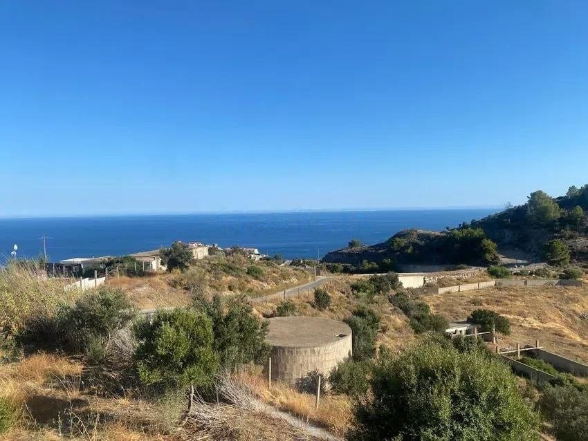 Mark till salu i La Herradura - 205 000 € (Ref: 9432475)