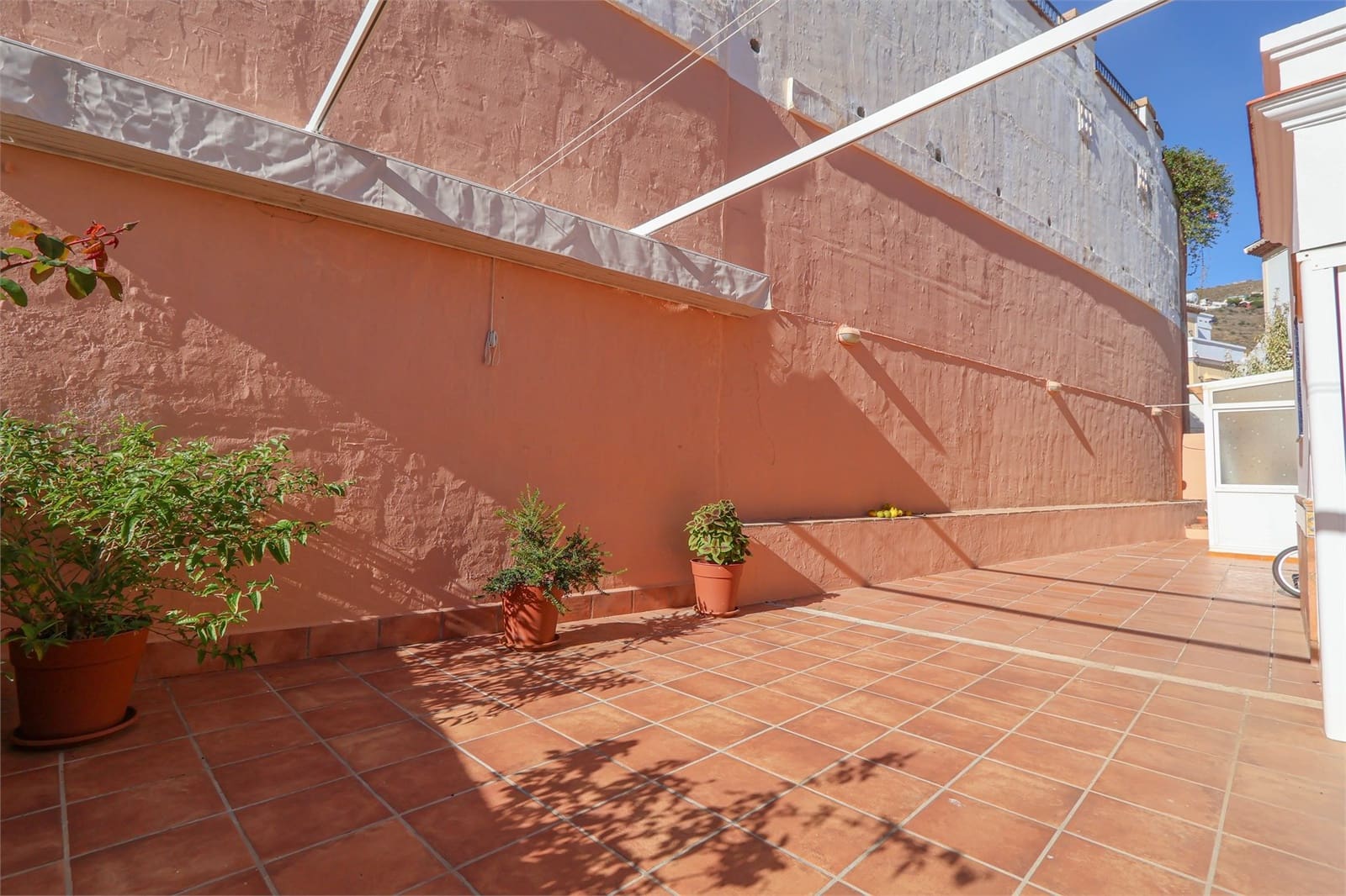 3 slaapkamer Villa te koop in Torrox met zwembad garage - € 740.000 (Ref: 9432476)