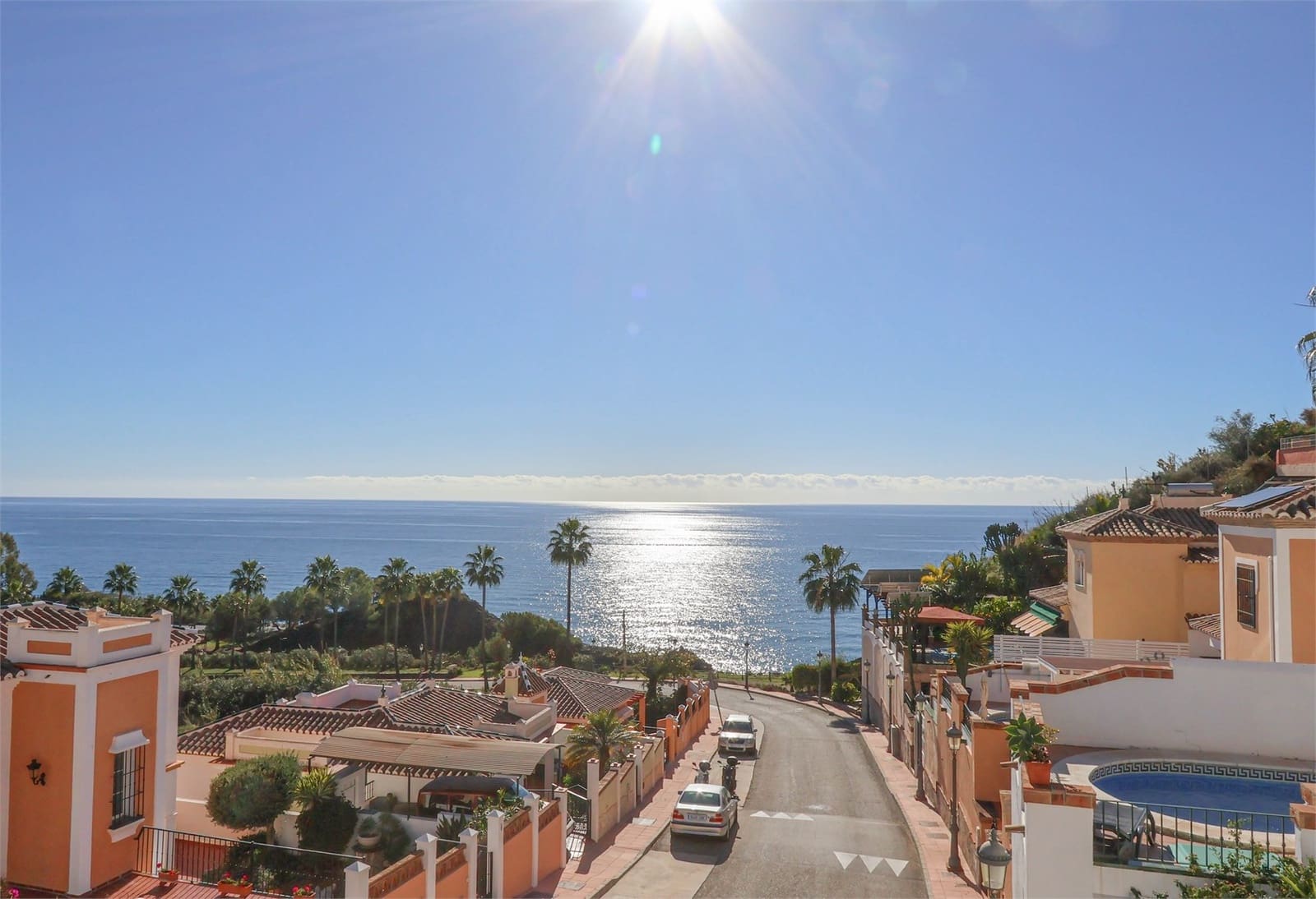 3 slaapkamer Villa te koop in Torrox met zwembad garage - € 740.000 (Ref: 9432476)