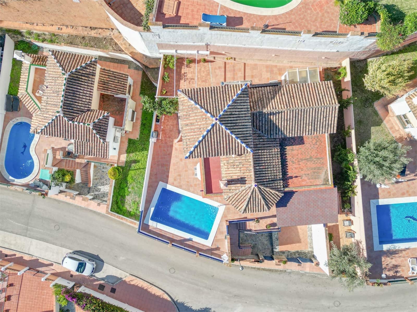 3 slaapkamer Villa te koop in Torrox met zwembad garage - € 740.000 (Ref: 9432476)