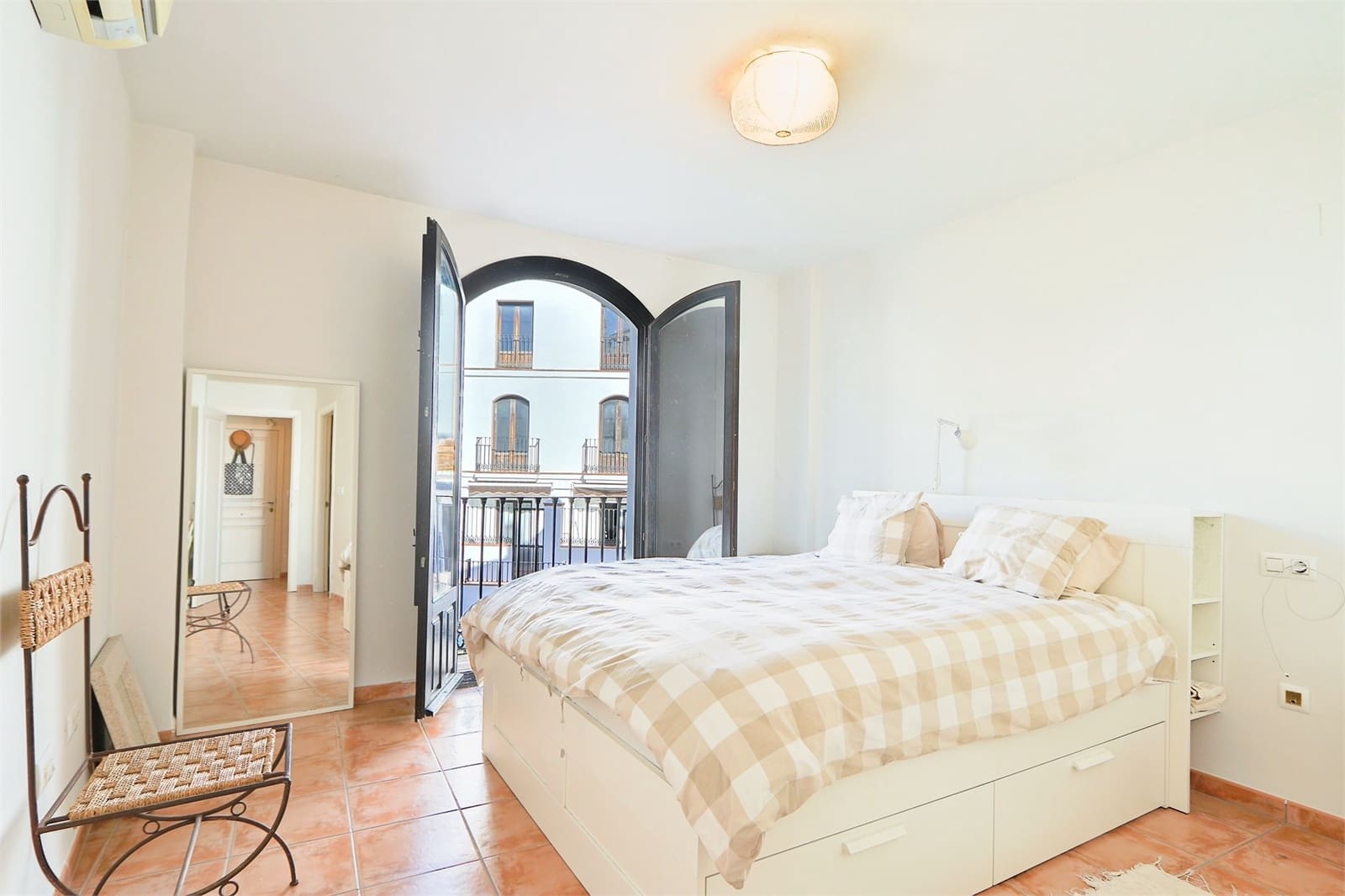 2 bedroom Apartment for sale in Velez de Benaudalla with pool garage - € 130,000 (Ref: 9436366)