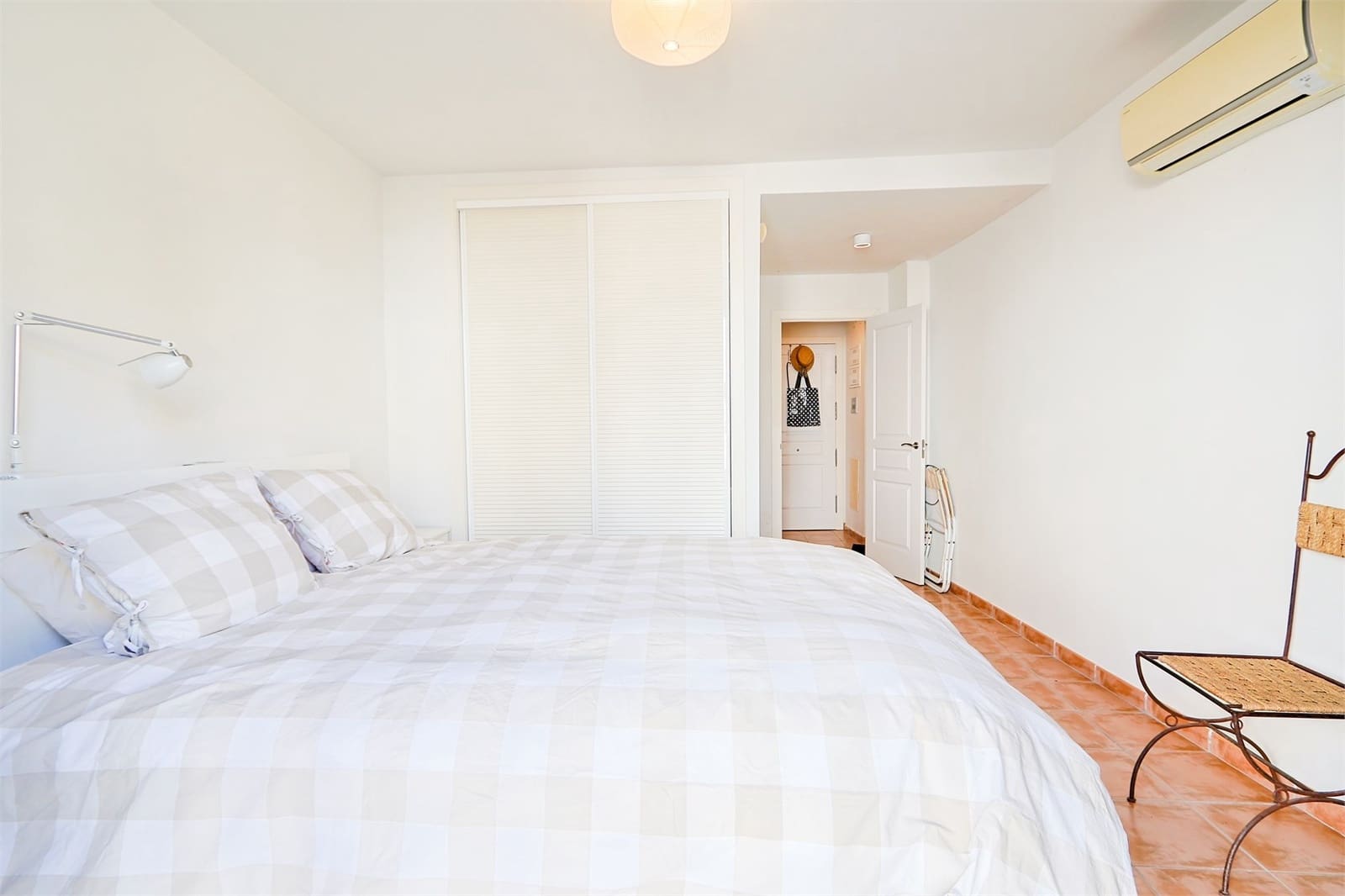 2 bedroom Apartment for sale in Velez de Benaudalla with pool garage - € 130,000 (Ref: 9436366)