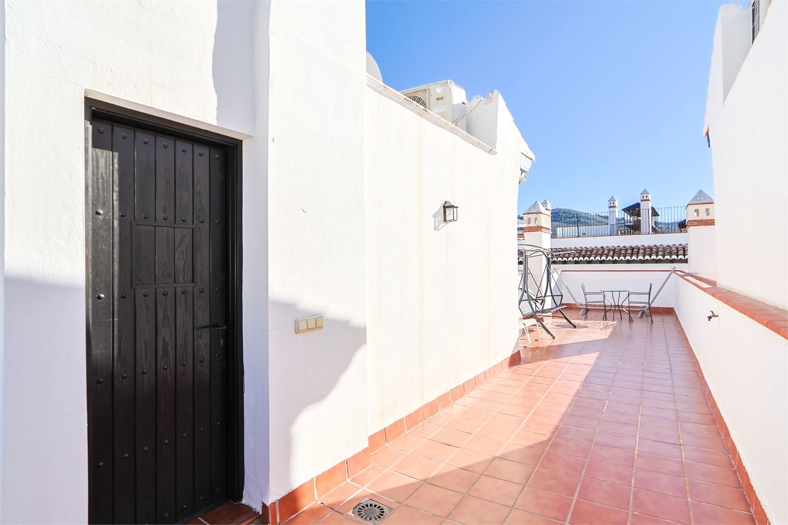 2 bedroom Apartment for sale in Velez de Benaudalla with pool garage - € 130,000 (Ref: 9436366)