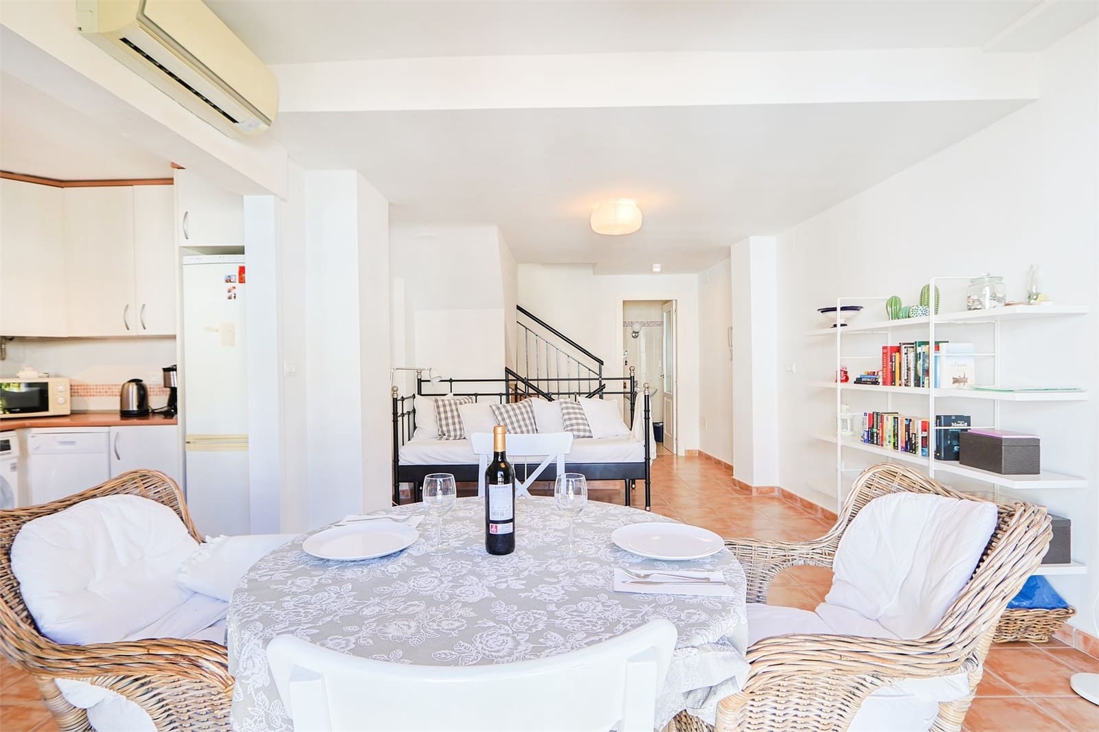 2 bedroom Apartment for sale in Velez de Benaudalla with pool garage - € 130,000 (Ref: 9436366)