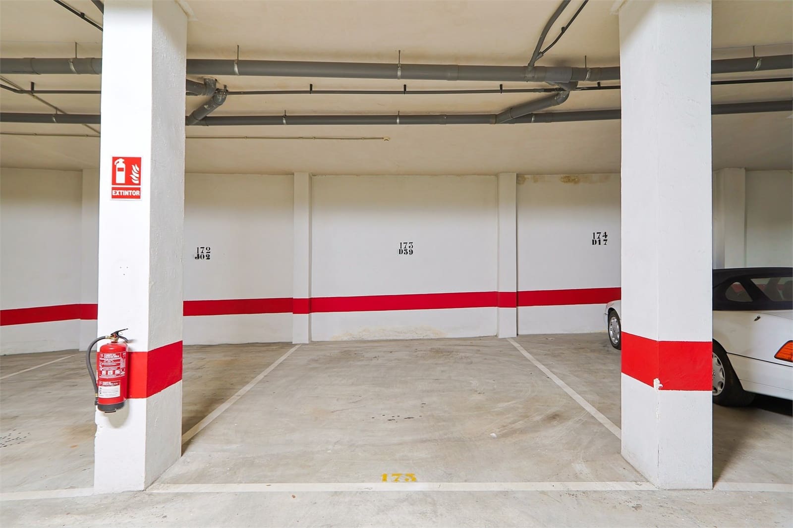 2 bedroom Apartment for sale in Velez de Benaudalla with pool garage - € 130,000 (Ref: 9436366)