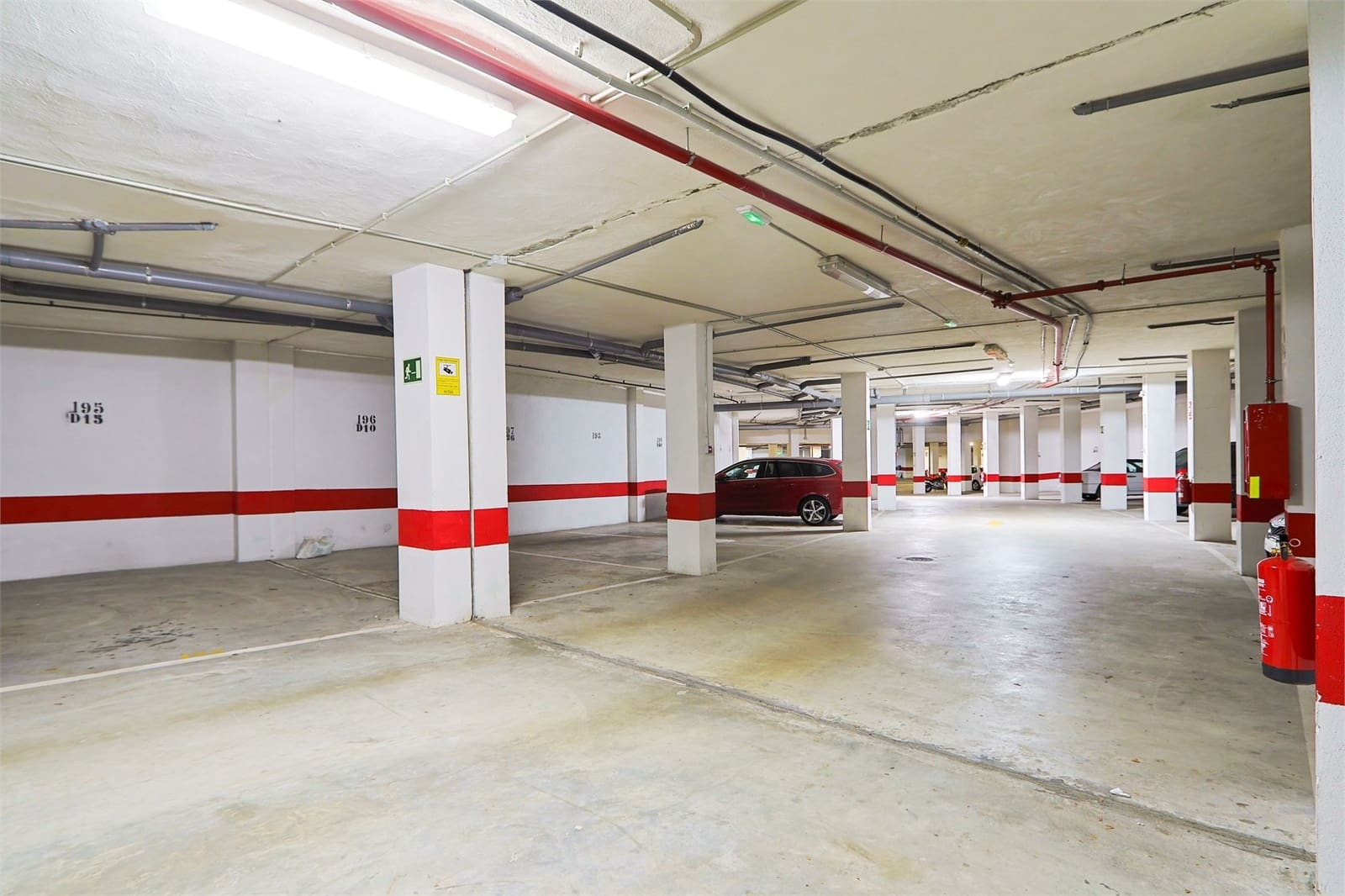 2 bedroom Apartment for sale in Velez de Benaudalla with pool garage - € 130,000 (Ref: 9436366)