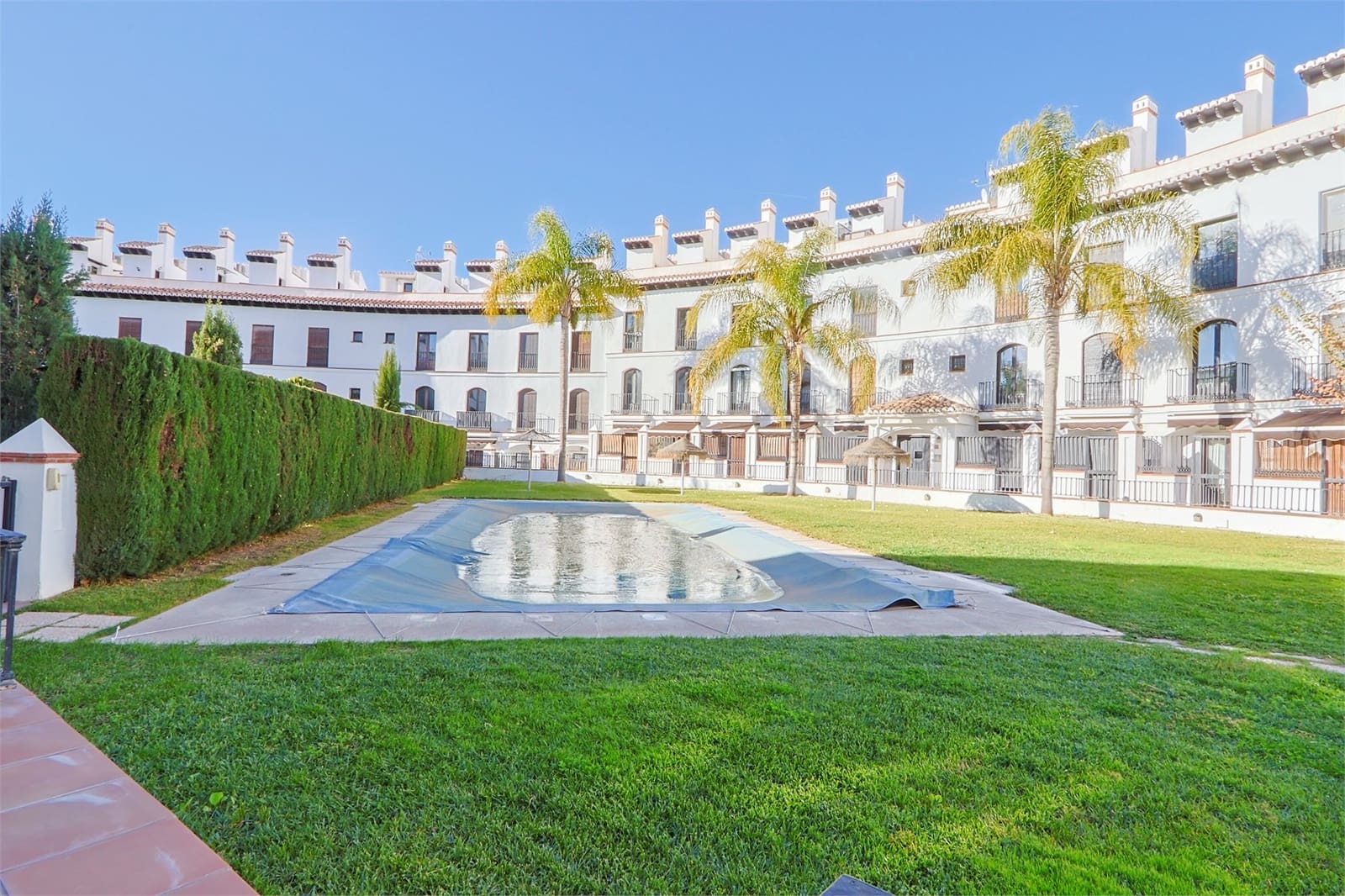 2 bedroom Apartment for sale in Velez de Benaudalla with pool garage - € 130,000 (Ref: 9436366)