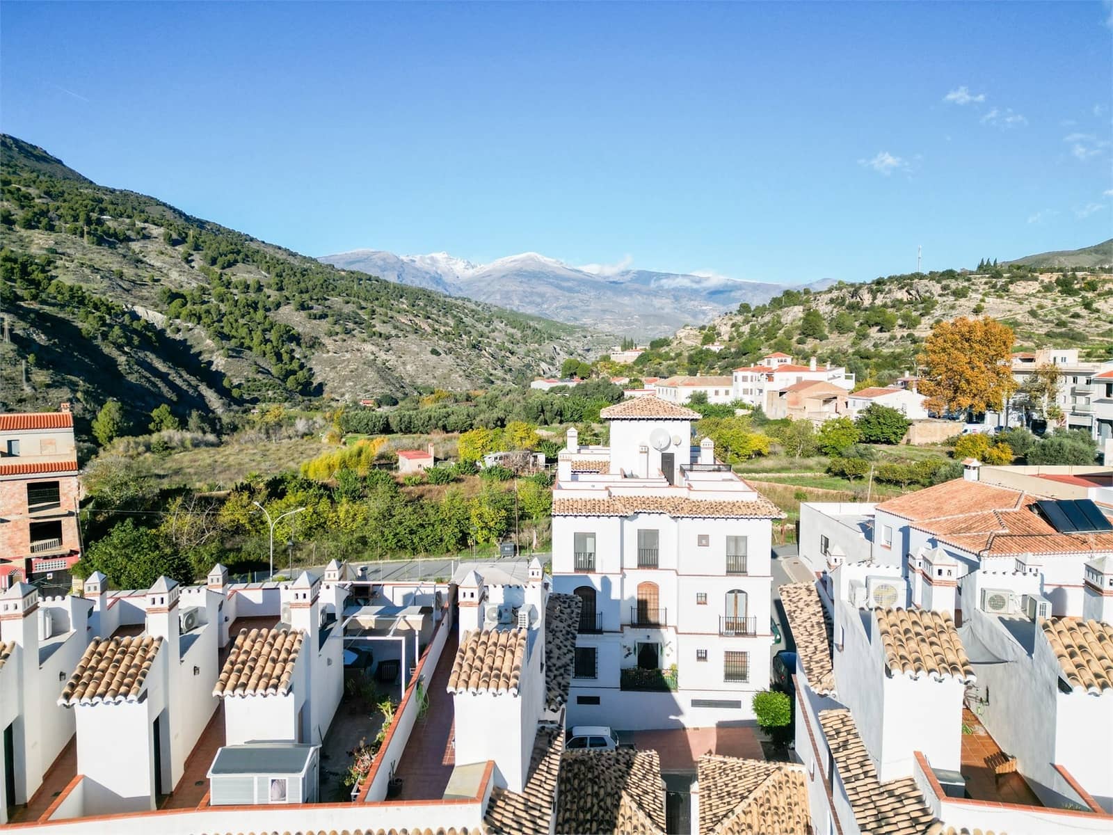 2 bedroom Apartment for sale in Velez de Benaudalla with pool garage - € 130,000 (Ref: 9436366)