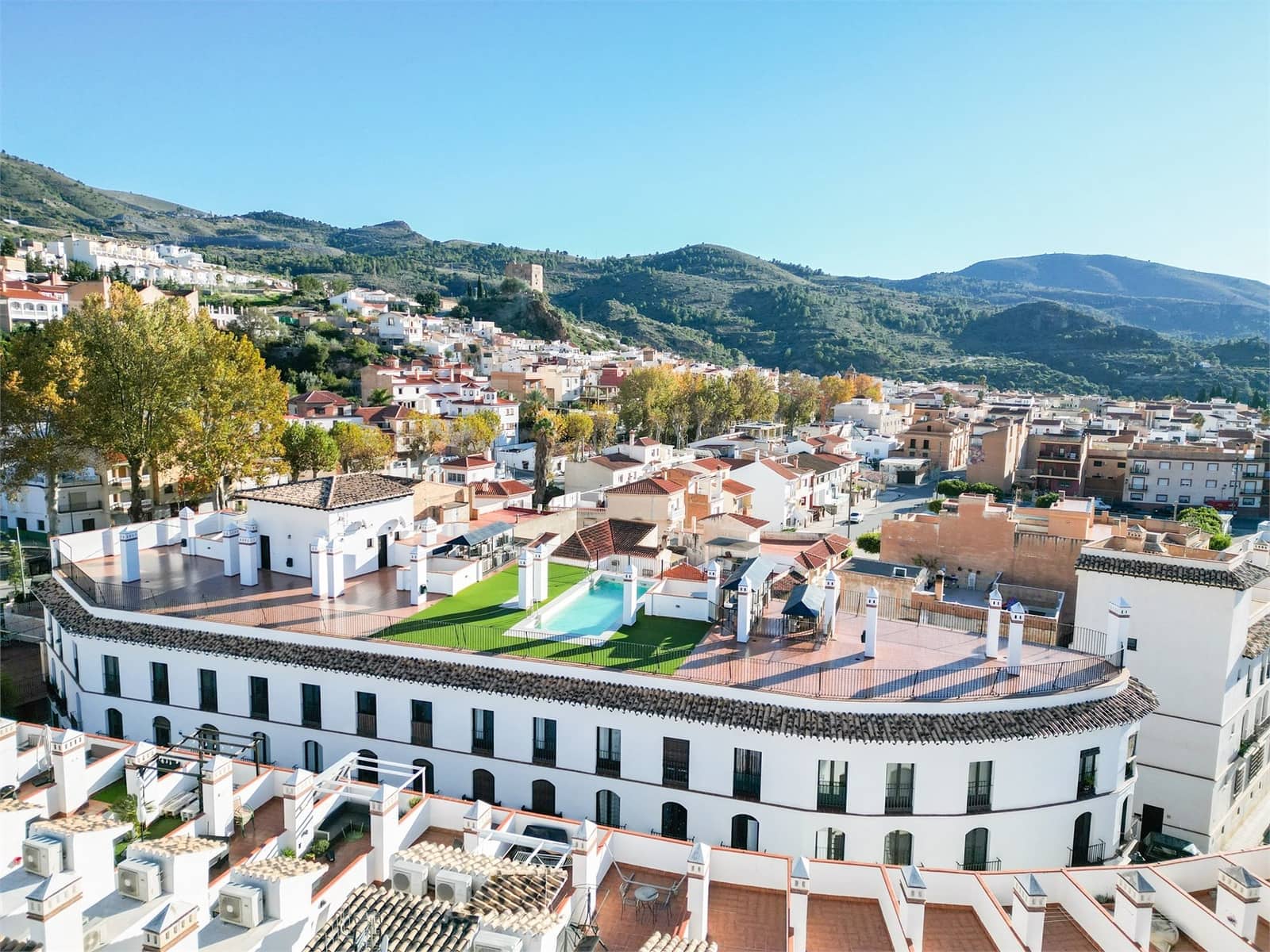 2 bedroom Apartment for sale in Velez de Benaudalla with pool garage - € 130,000 (Ref: 9436366)