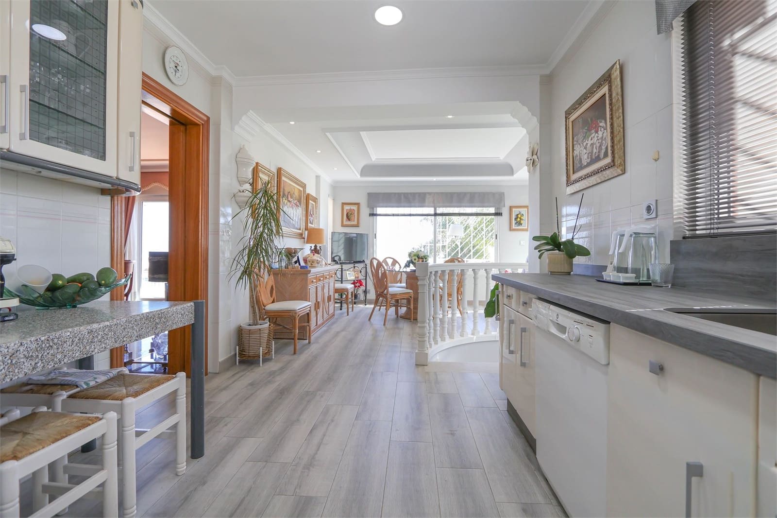 4 bedroom Villa for sale in Almunecar with pool garage - € 1,300,000 (Ref: 9976357)