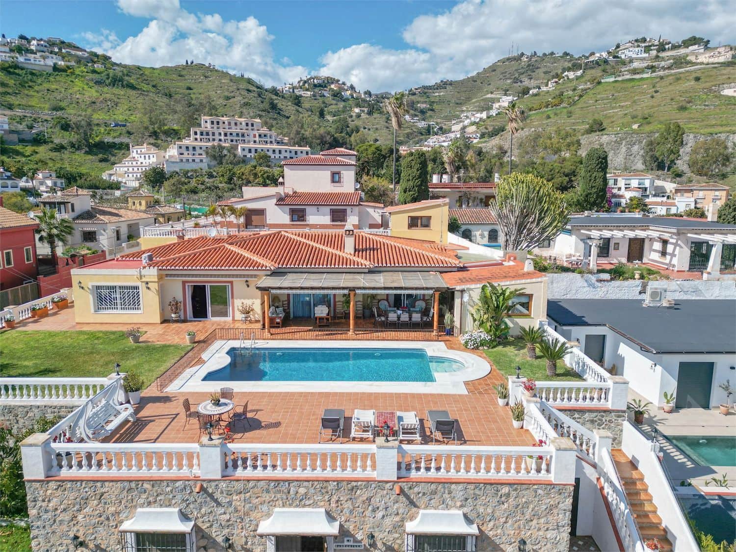 Villa in vendita in Cotobro - 1.300.000 € (Rif: 9976357)