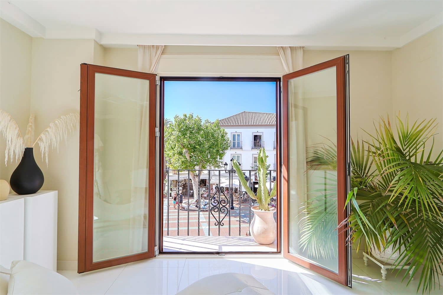 Apartment for sale in Nerja - € 1,185,000 (Ref: 9976360)