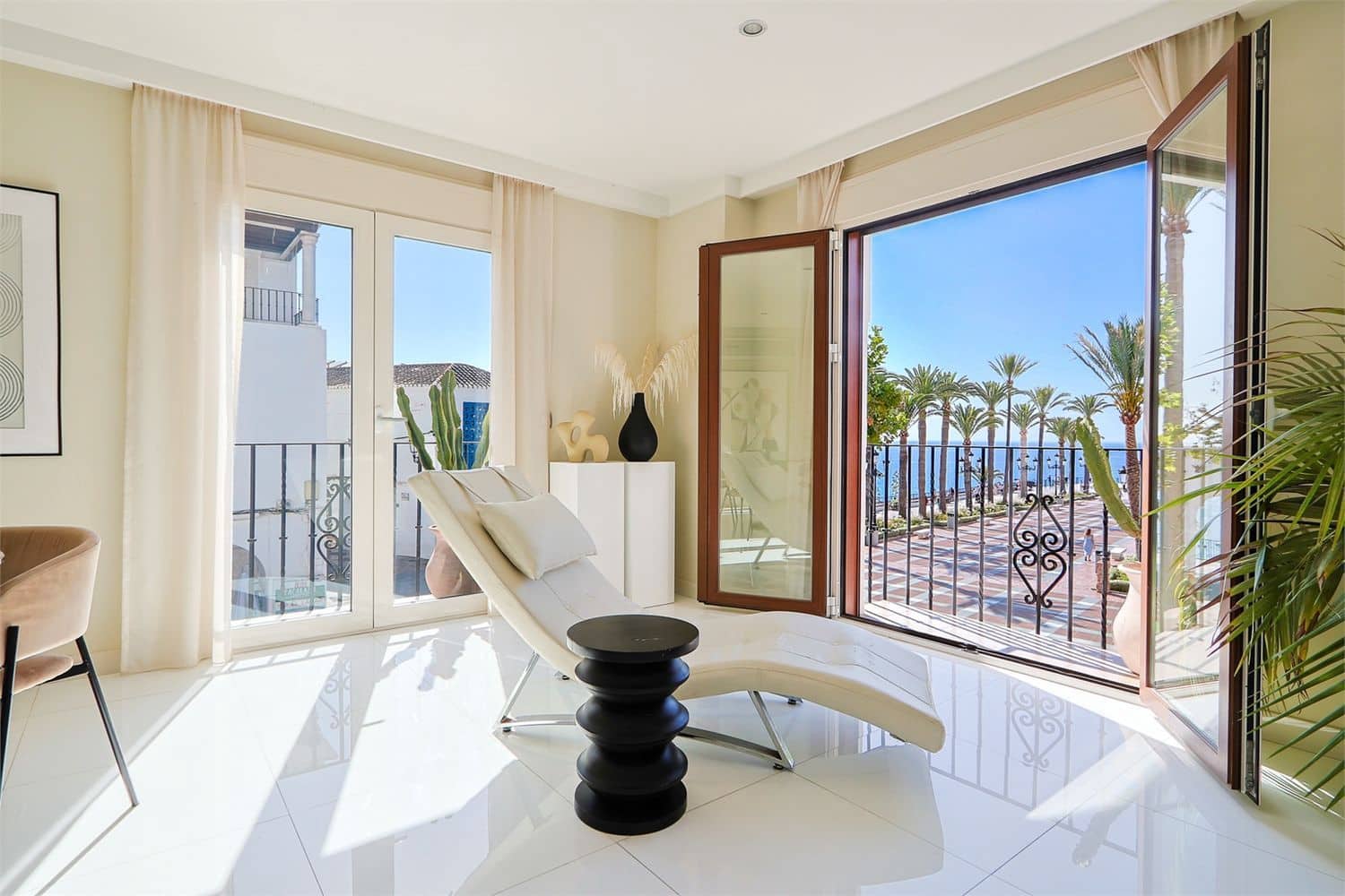 Apartment for sale in Nerja - € 1,185,000 (Ref: 9976360)