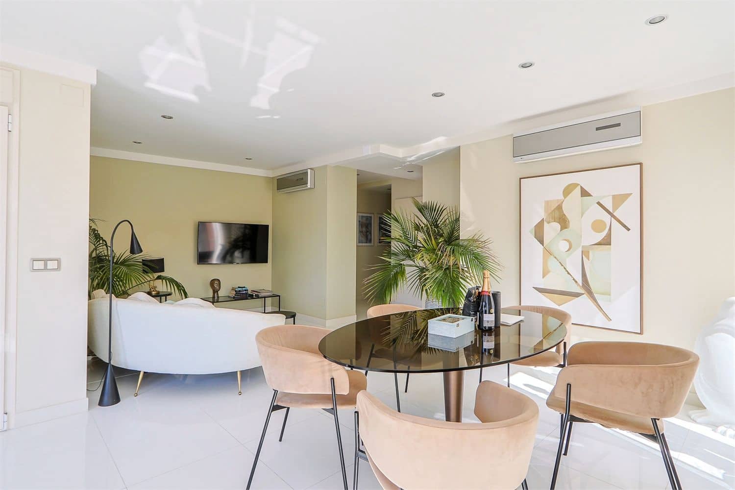 Apartment for sale in Nerja - € 1,185,000 (Ref: 9976360)
